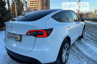 Tesla Model Y 2023 - пробег 3 тыс. км