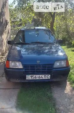 Opel Kadett 1986 - пробег 350 тыс. км