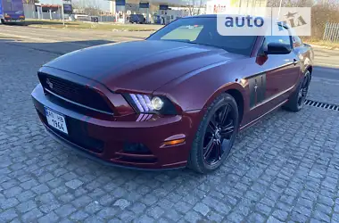 Ford Mustang 2013 - пробег 77 тыс. км