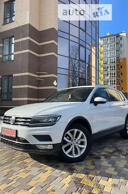 Volkswagen Tiguan 2016 - пробіг 309 тис. км