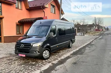 Mercedes-Benz Sprinter 2019 - пробег 293 тыс. км