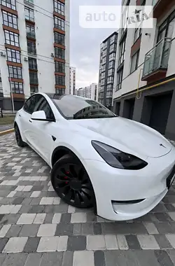 Tesla Model Y 2021 - пробіг 52 тис. км