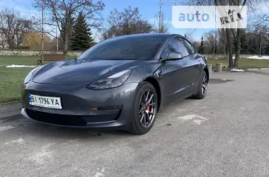 Tesla Model 3 2022 - пробіг 25 тис. км