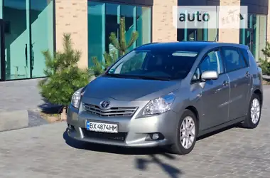 Toyota Verso 2012 - пробег 237 тыс. км