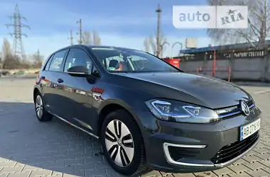 Volkswagen e-Golf 2020 - пробег 42 тыс. км