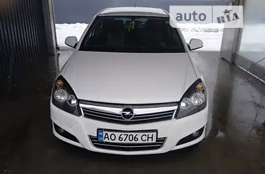 Opel Astra 2012 - пробег 227 тыс. км