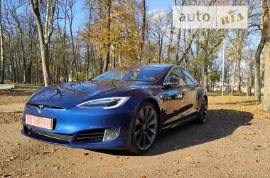 Tesla Model S 2017 - пробег 161 тыс. км