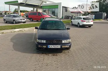 Volkswagen Passat 1995 - пробег 399 тыс. км