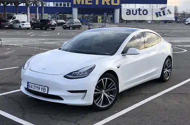 Tesla Model 3 2019 - пробіг 97 тис. км