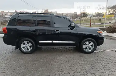 Toyota Land Cruiser 2013 - пробег 276 тыс. км