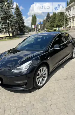 Tesla Model 3 2018 - пробег 102 тыс. км