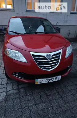 Lancia Ypsilon 2012 - пробег 105 тыс. км