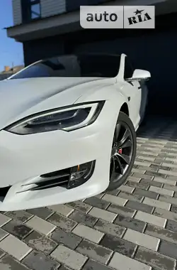 Tesla Model S 2017 - пробіг 144 тис. км