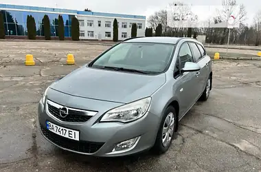 Opel Astra 2012 - пробіг 221 тис. км