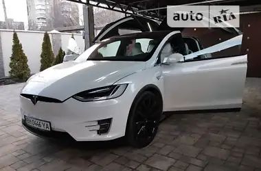 Tesla Model X 2016 - пробіг 43 тис. км