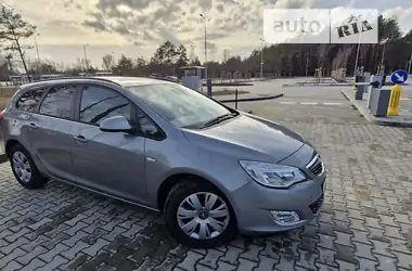 Opel Astra 2012 - пробіг 204 тис. км