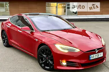 Tesla Model S 2018 - пробіг 110 тис. км