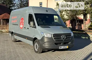 Mercedes-Benz Sprinter 2019 - пробег 180 тыс. км