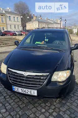 Chrysler Voyager 2005 - пробег 300 тыс. км