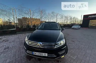 Volkswagen Touareg 2015 - пробег 185 тыс. км