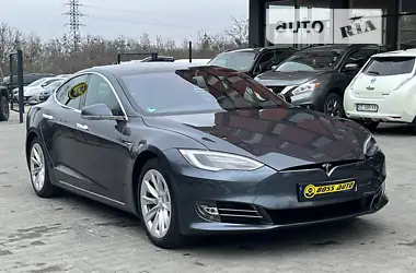 Tesla Model S 2018 - пробег 114 тыс. км
