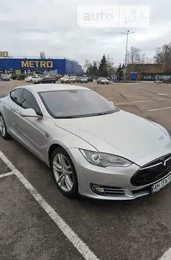 Tesla Model S  2014 - пробіг 199 тис. км
