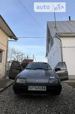 Renault 19  1992 - пробег 320 тыс. км