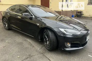 Tesla Model S 2017 - пробіг 130 тис. км