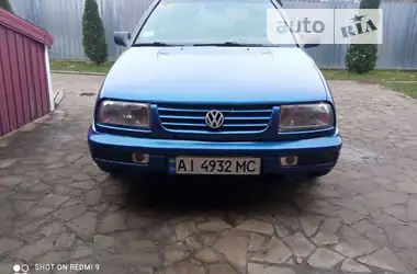 Volkswagen Golf  1994 - пробіг 300 тис. км