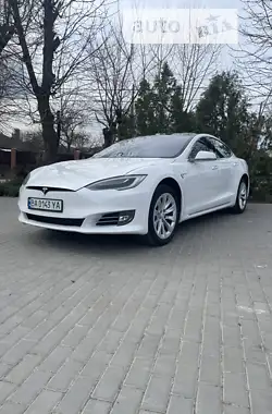 Tesla Model S 2016 - пробіг 199 тис. км