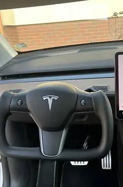 Tesla Model Y  2022 - пробіг 41 тис. км