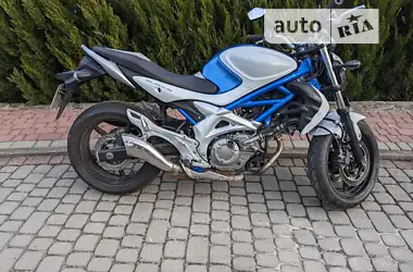 Suzuki SFV 650 2009 - пробіг 20 тис. км