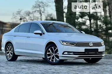 Volkswagen Passat 2018 - пробіг 150 тис. км