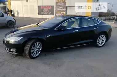 Tesla Model S  2015 - пробіг 118 тис. км