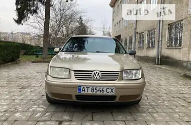 Volkswagen Bora 2001 - пробег 301 тыс. км