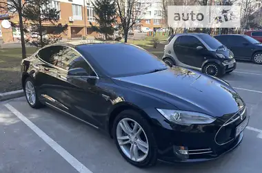 Tesla Model S 2013 - пробіг 140 тис. км