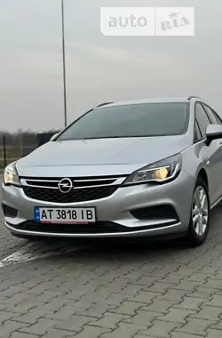 Opel Astra 2018 - пробіг 93 тис. км
