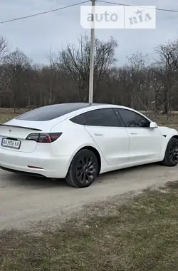 Tesla Model 3 2020 - пробег 124 тыс. км