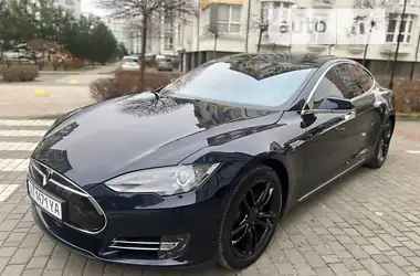 Tesla Model S 2015 - пробіг 168 тис. км