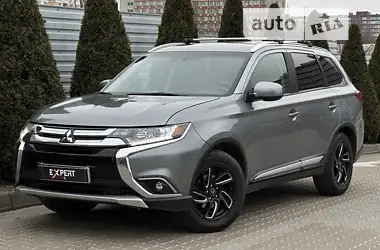 Mitsubishi Outlander 2017 - пробіг 105 тис. км