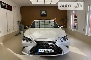 Lexus ES 2018 - пробіг 60 тис. км