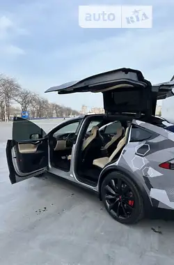Tesla Model X 2016 - пробіг 97 тис. км