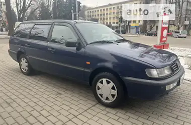 Volkswagen Passat 1994 - пробег 320 тыс. км
