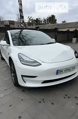 Tesla Model 3 2020 - пробіг 70 тис. км