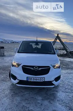 Opel Combo Life 2020 - пробіг 40 тис. км