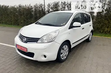 Nissan Note 2011 - пробег 266 тыс. км