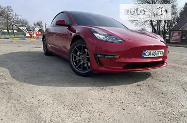 Tesla Model 3 2020 - пробіг 16 тис. км