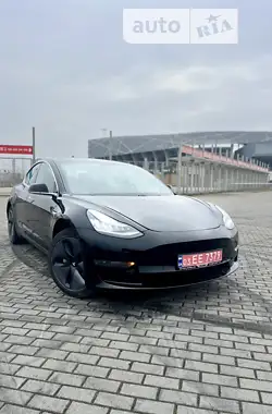 Tesla Model 3  2019 - пробіг 80 тис. км