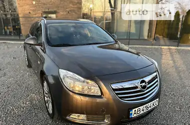 Opel Insignia 2010 - пробіг 235 тис. км