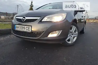 Opel Astra  2011 - пробіг 275 тис. км